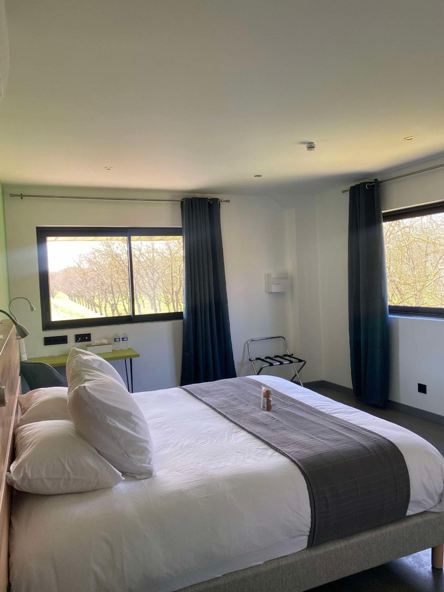 Hotel H85 Chatte Exterior foto